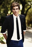 /album/zac-efron-polska-official-website/zac-efron-hollywood-famous-singer-celebrity-520x756-jpg/